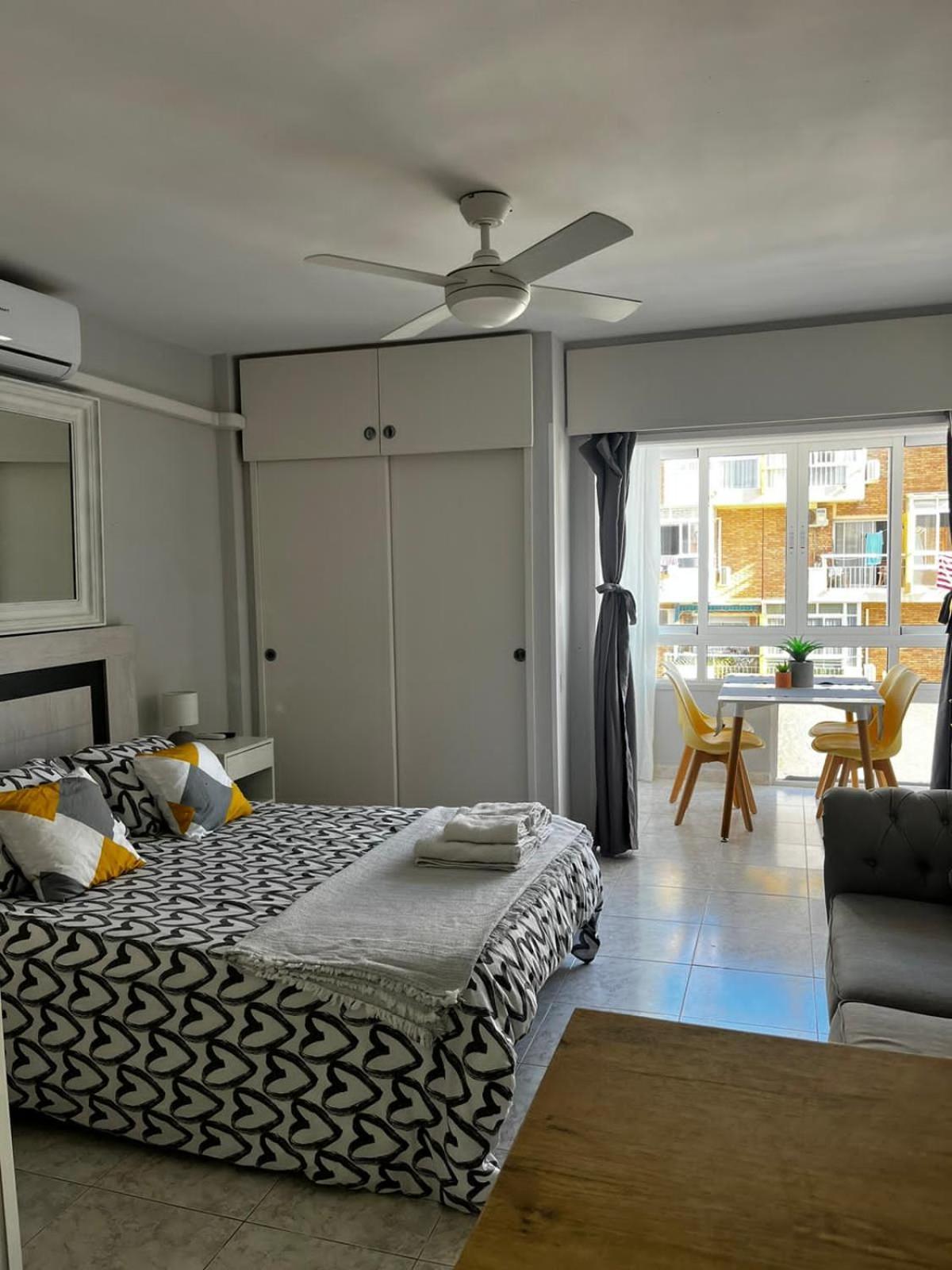 Encantador Estudio Con Piscina 贝纳尔马德纳 外观 照片